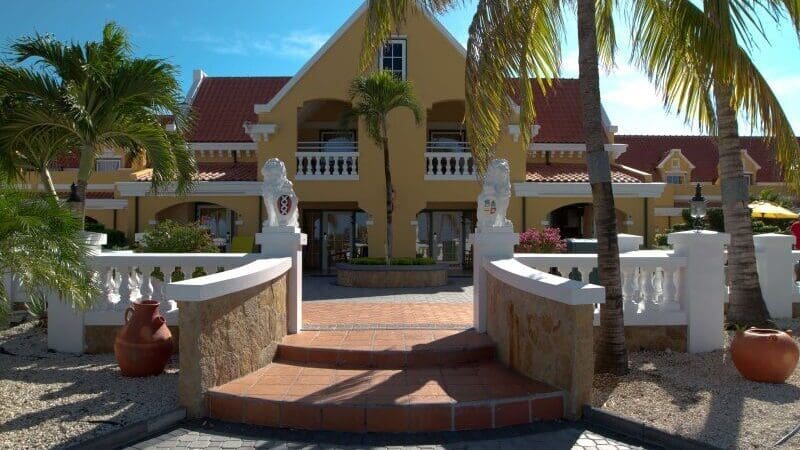 aruba_amsterdam_manor_front_view
