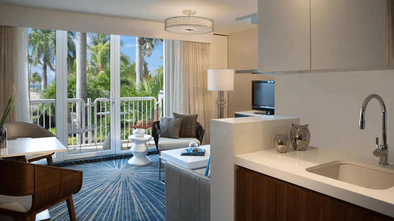 aruba_renaissance_resort_guestroom