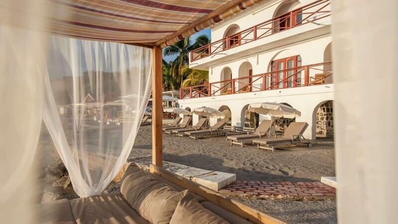 eustatius_old_gin_house_beach