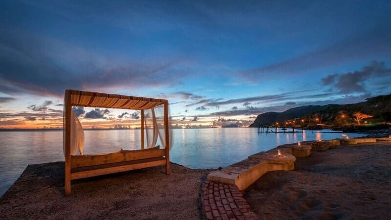 eustatius_old_gin_house_beach_evening