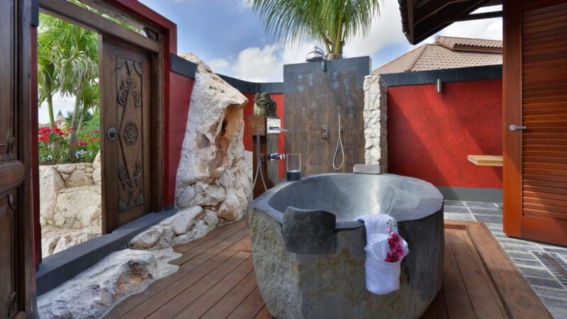Baoase Luxury Resort Superior Beachfront Pool Suite (10)