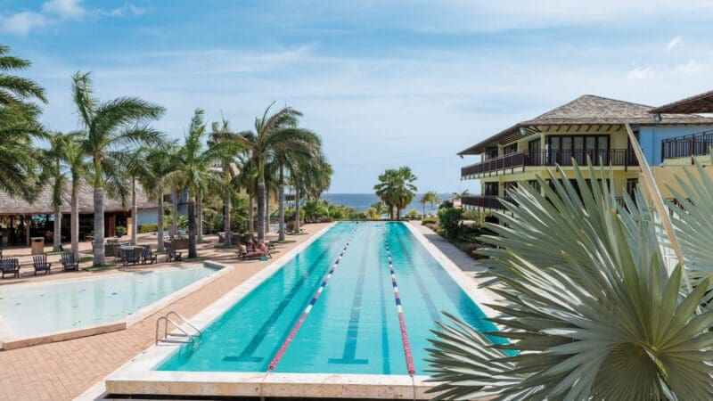 Lions Dive Beach Resort (2)