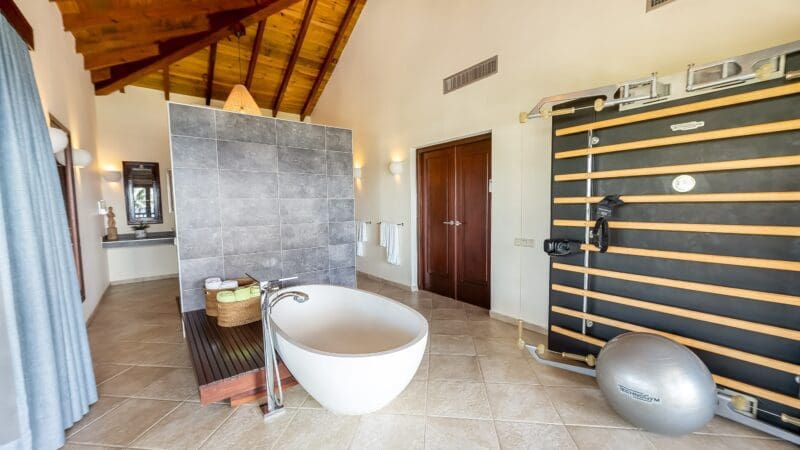 Lions Dive Beach Resort Penthouse (7)