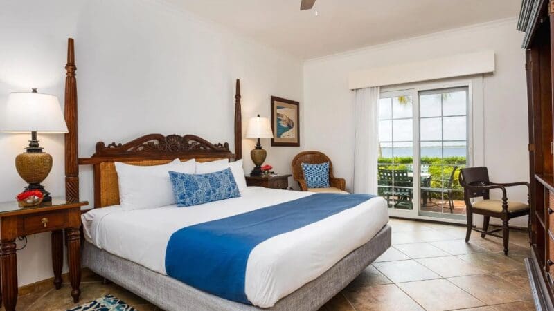 Harbour Village Premier Beachfront Suites (7)
