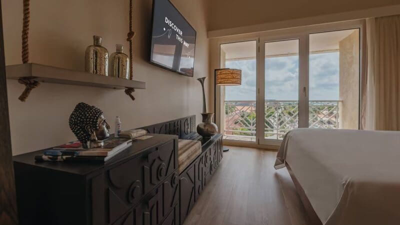 Renaissance Wind Creek Island Room (2)