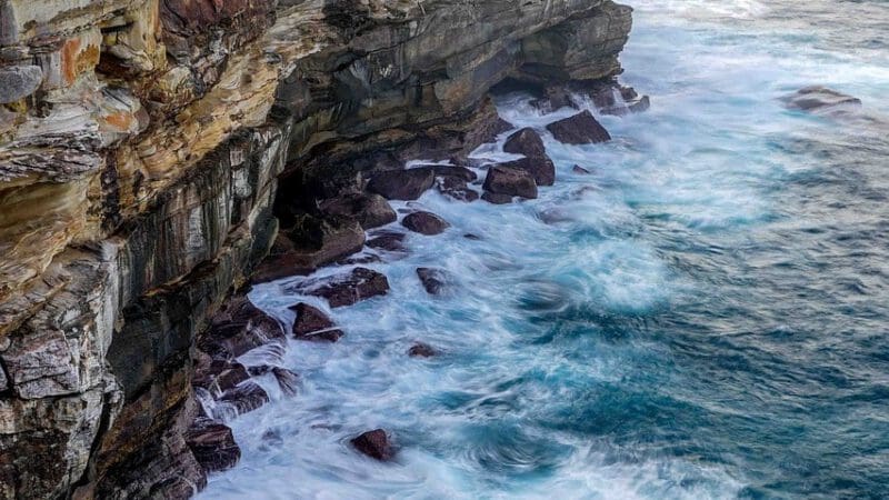 cliff-g9de7d2a57_1280-min