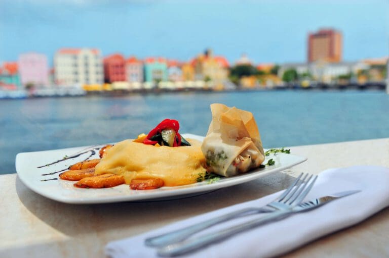 Karibisches Essen mit Ausblick